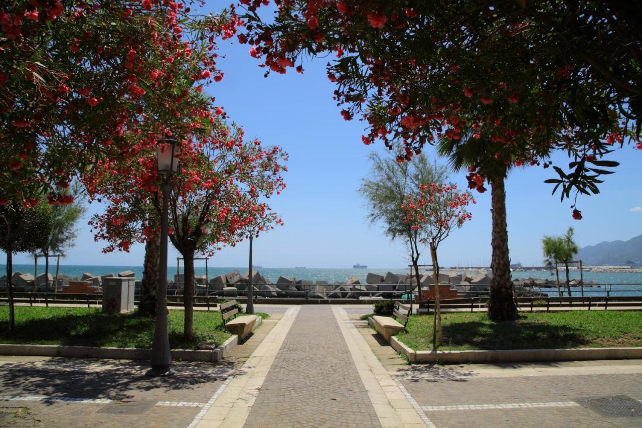 Salerno Mare E Luci Deluxe Apartment Ngoại thất bức ảnh