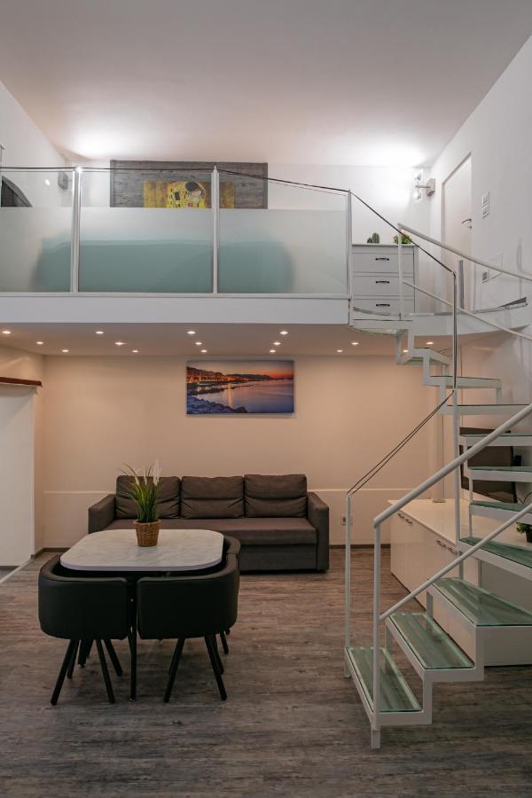 Salerno Mare E Luci Deluxe Apartment Ngoại thất bức ảnh