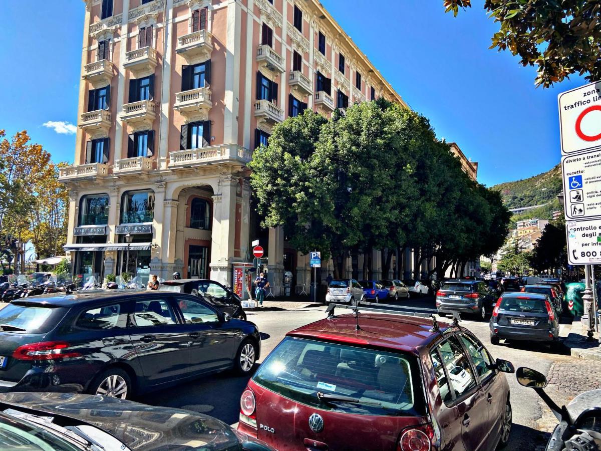 Salerno Mare E Luci Deluxe Apartment Ngoại thất bức ảnh