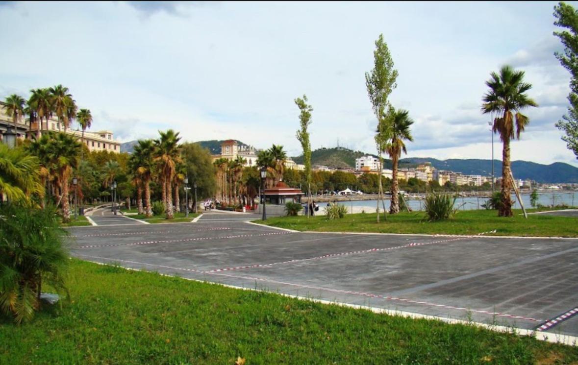 Salerno Mare E Luci Deluxe Apartment Ngoại thất bức ảnh