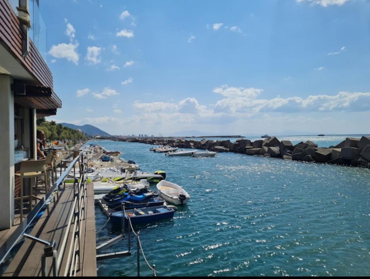 Salerno Mare E Luci Deluxe Apartment Ngoại thất bức ảnh