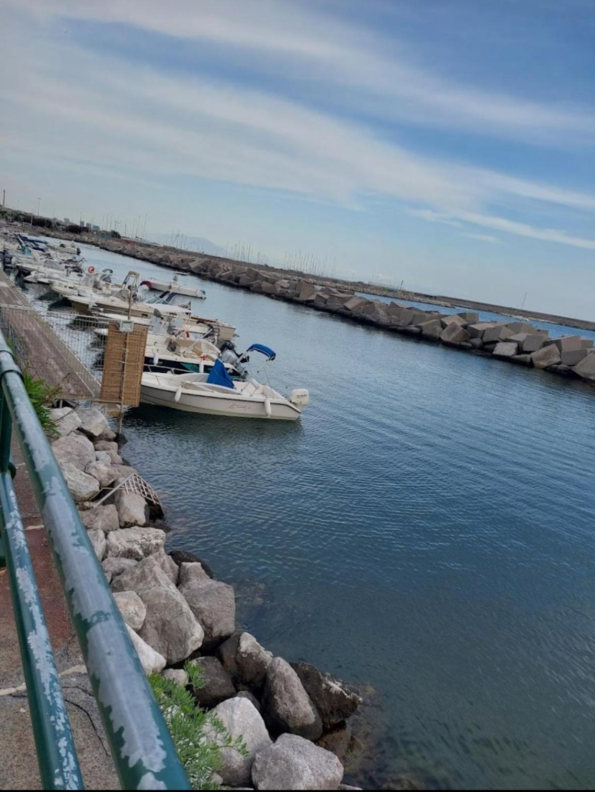 Salerno Mare E Luci Deluxe Apartment Ngoại thất bức ảnh
